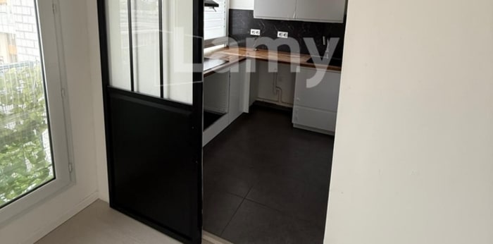 Image 5 sur 7 - Appartement  ·  Location · Cergy (95000) · 2 pièces · 48m²