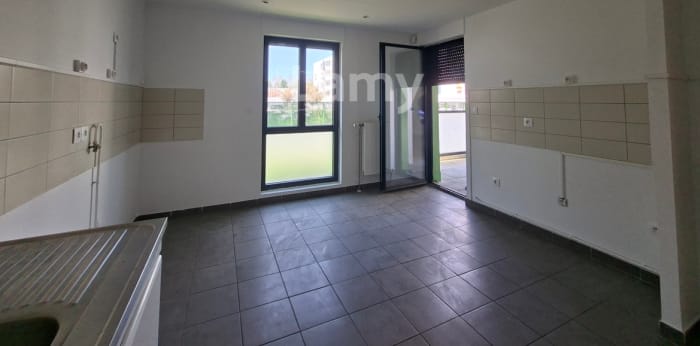 Image 4 sur 11 - Appartement  ·  Location · Reims (51100) · 3 pièces · 82m²
