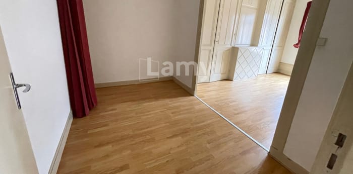 Image 5 sur 9 - Appartement  ·  Location · Villefranche Sur Saone (69400) · 5 pièces · 105m²