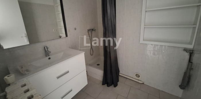 Image 8 sur 10 - Appartement  ·  Location · Marseille (13008) · 2 pièces · 41m²