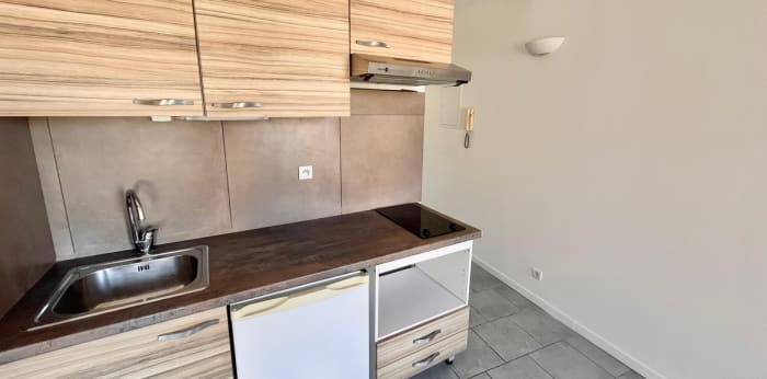 Image 6 sur 8 - Appartement  ·  Location · Aix En Provence (13100) · 1 pièce · 21m²
