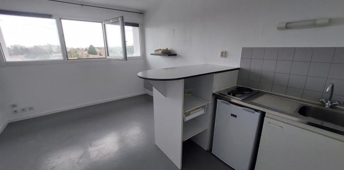 Image 1 sur 6 - Appartement  ·  Location · Pau (64000) · 1 pièce · 18m²