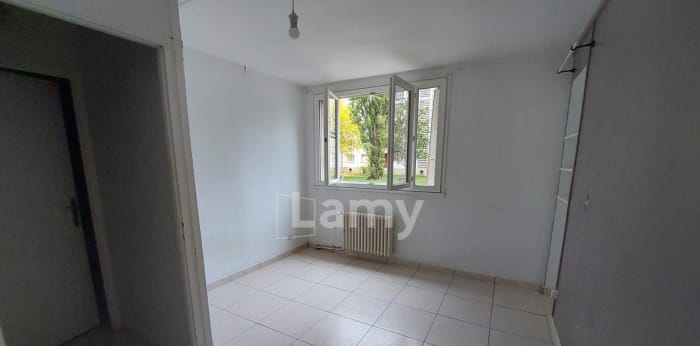 Image 4 sur 6 - Appartement  ·  Location · Villeurbanne (69100) · 4 pièces · 61m²