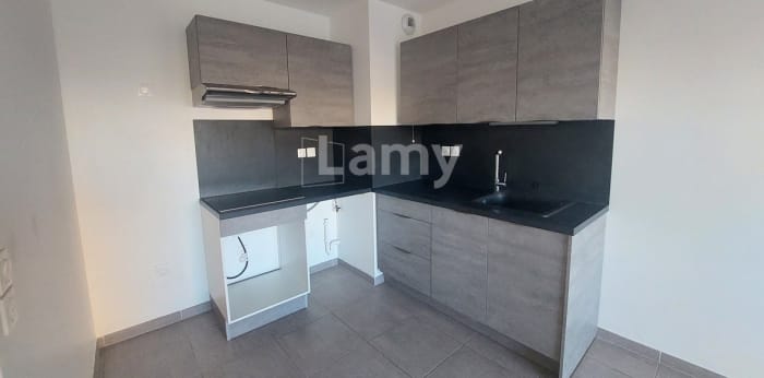 Image 5 sur 21 - Appartement  ·  Location · Nimes (30900) · 3 pièces · 60m²