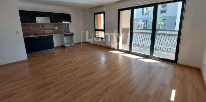 Image 2 sur 10 - Appartement  ·  Location · Reims (51100) · 3 pièces · 67m²