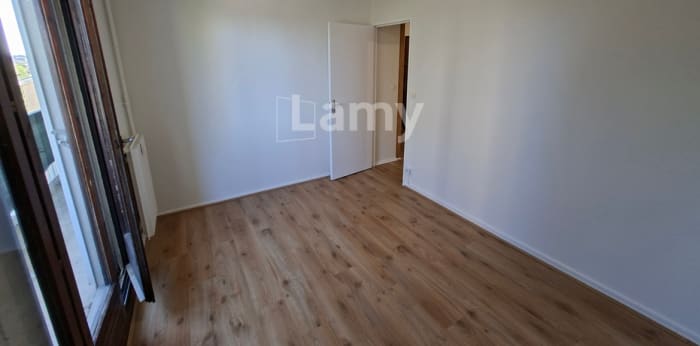 Image 4 sur 6 - Appartement  ·  Location · Decines Charpieu (69150) · 2 pièces · 42m²