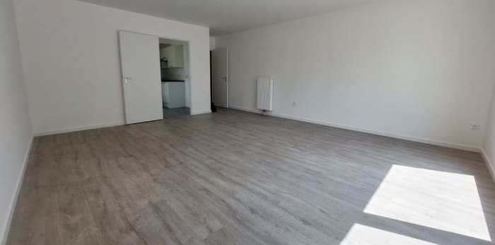 Image 2 sur 10 - Appartement  ·  Location · Lille (59160) · 4 pièces · 85m²