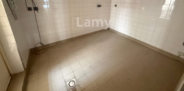 Image 5 sur 5 - Local  ·  Location · Salon De Provence (13300) · 2 pièces · 1m²