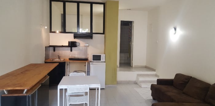 Image 1 sur 4 - Appartement  ·  Location · Aix En Provence (13100) · 1 pièce · 31m²