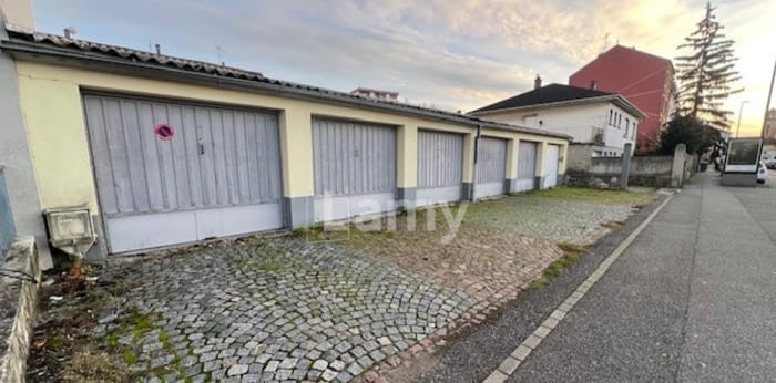 Image 1 sur 5 - Parking/box  ·  Location · Mulhouse (68100) · 9m²