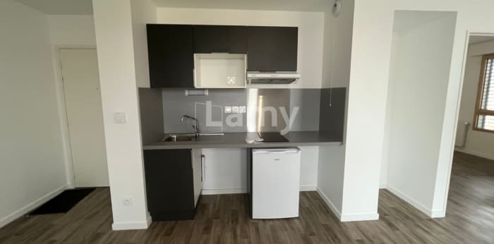 Image 3 sur 9 - Appartement  ·  Location · Grenoble (38100) · 2 pièces · 47m²