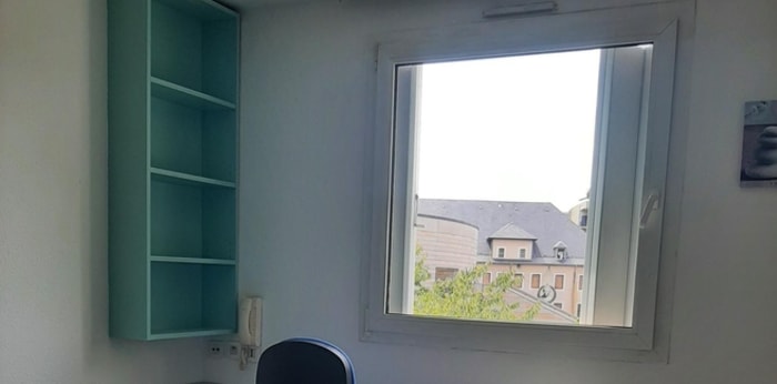Image 1 sur 8 - Appartement  ·  Location · Chambery (73000) · 1 pièce · 17m²