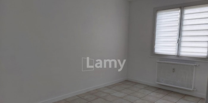 Image 8 sur 10 - Appartement  ·  Location · Aytre (17440) · 3 pièces · 87m²