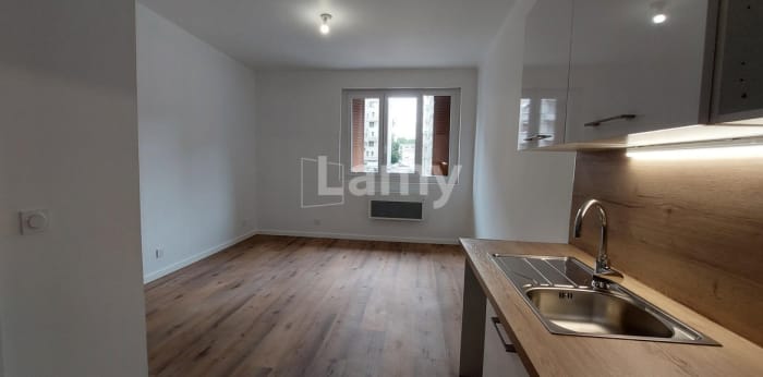 Image 1 sur 7 - Appartement  ·  Location · Grenoble (38100) · 1 pièce · 23m²