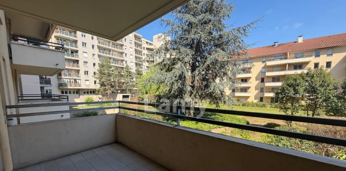 Image 3 sur 7 - Appartement  ·  Location · Villeurbanne (69100) · 2 pièces · 46m²