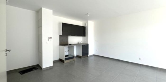 Image 5 sur 11 - Appartement  ·  Location · La Trinite (06340) · 2 pièces · 43m²
