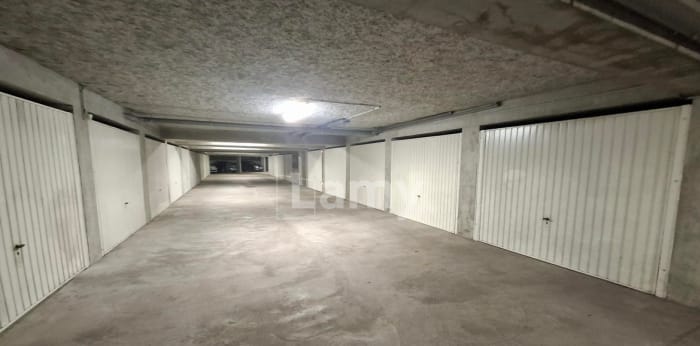 Image 2 sur 3 - Parking/box  ·  Location · Annecy (74000)