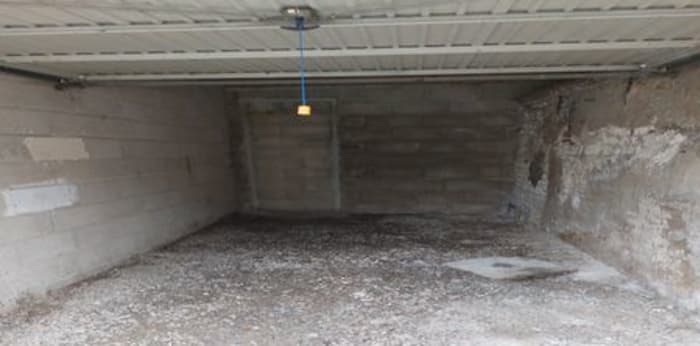 Parking/box  ·  Location · Sens (89100) · 13m²