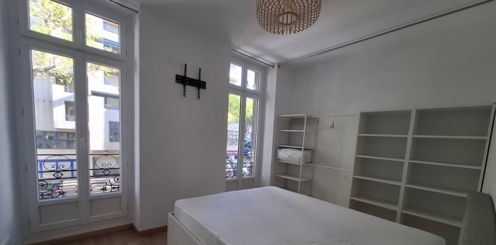 Image 8 sur 12 - Appartement  ·  Location · Marseille (13006) · 3 pièces · 56m²