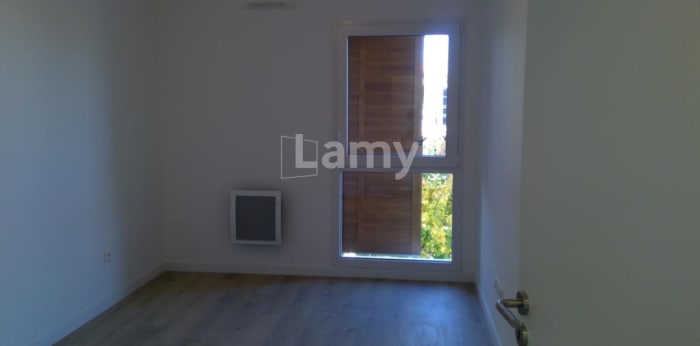 Image 3 sur 5 - Appartement  ·  Location · Noisy Le Grand (93160) · 3 pièces · 66m²