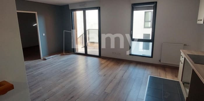 Image 2 sur 7 - Appartement  ·  Location · Bordeaux (33300) · 4 pièces · 77m²