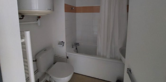 Image 12 sur 20 - Appartement  ·  Location · Nimes (30000) · 1 pièce · 18m²