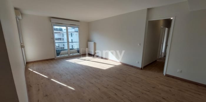 Image 2 sur 6 - Appartement  ·  Location · Lyon 07 (69007) · 3 pièces · 70m²