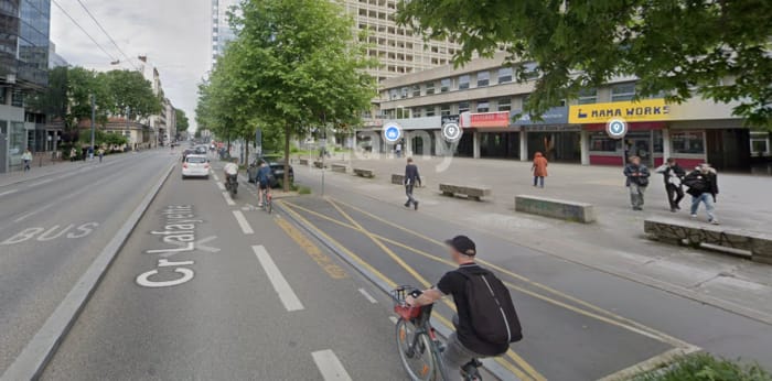 Image 1 sur 3 - Parking/box  ·  Location · Lyon (69003) · 1m²