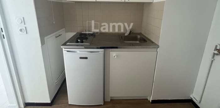 Image 8 sur 12 - Appartement  ·  Location · Dijon (21000) · 1 pièce · 20m²