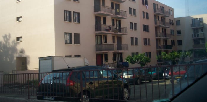 Image 2 sur 2 - Parking/box  ·  Location · Nimes (30900) · 12m²