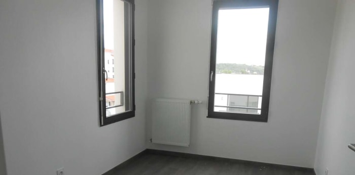 Image 5 sur 5 - Appartement  ·  Location · Bordeaux (33300) · 3 pièces · 62m²
