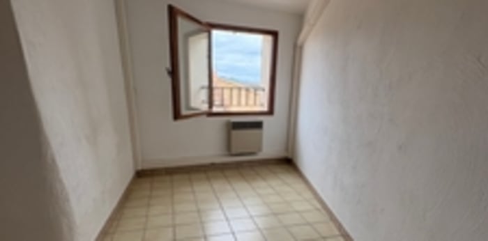 Image 5 sur 8 - Appartement  ·  Location · Camaret Sur Aigues (84850) · 2 pièces · 48m²