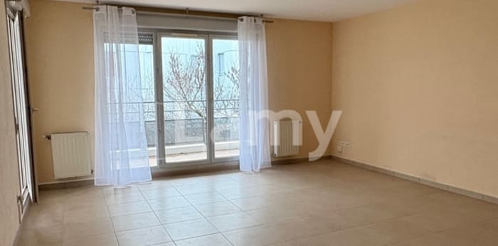 Image 10 sur 13 - Appartement  ·  Location · Lyon (69007) · 5 pièces · 115m²