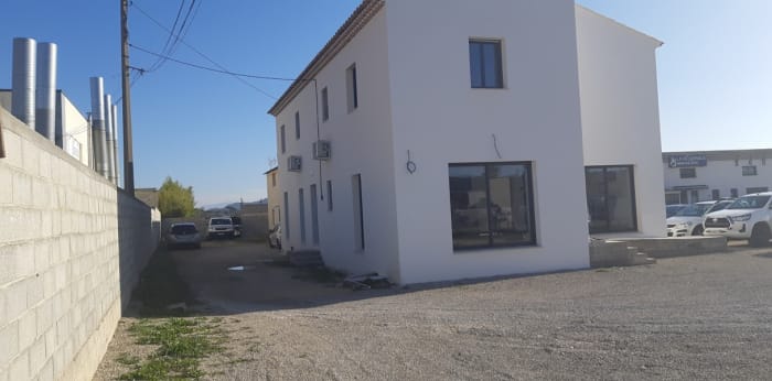 Image 1 sur 4 - Bureaux  ·  Location · La Fare Les Oliviers (13580) · 1 pièce · 15m²