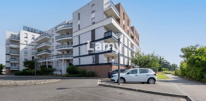 Image 1 sur 4 - Parking/box  ·  Location · Colomiers (31770) · 12m²