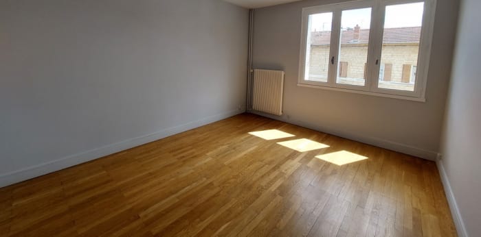 Image 1 sur 8 - Appartement  ·  Location · Villefranche Sur Saone (69400) · 3 pièces · 58m²