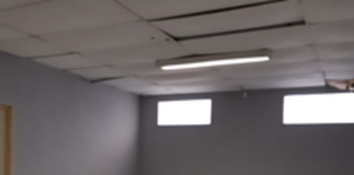 Image 7 sur 9 - Local  ·  Location · Sens (89100) · 182m²