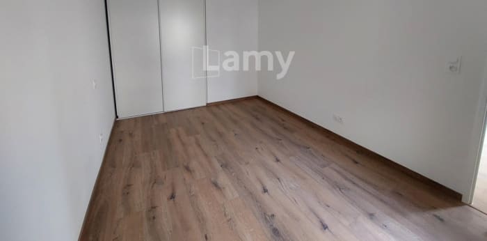 Image 4 sur 6 - Appartement  ·  Location · Chartres De Bretagne (35131) · 2 pièces · 46m²