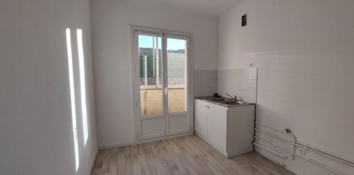Image 6 sur 13 - Appartement  ·  Location · Ales (30100) · 5 pièces · 78m²