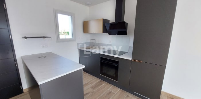 Image 4 sur 9 - Maison/villa  ·  Location · Boutenac Touvent (17120) · 2 pièces · 45m²