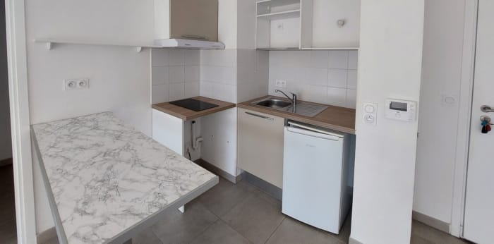 Image 8 sur 15 - Appartement  ·  Location · Nimes (30000) · 1 pièce · 28m²