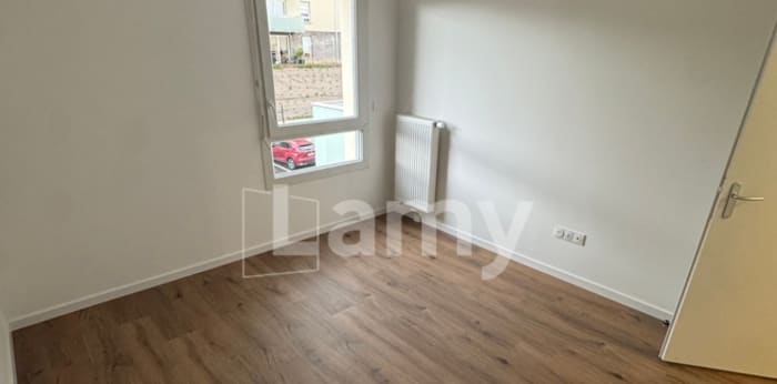 Image 7 sur 9 - Appartement  ·  Location · Lens (62300) · 2 pièces · 48m²