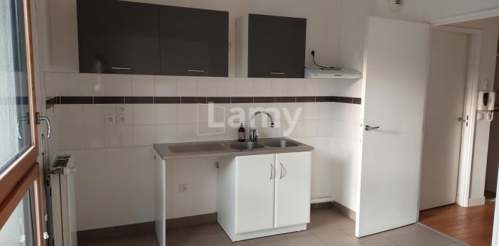 Image 2 sur 9 - Appartement  ·  Location · Cergy (95000) · 2 pièces · 58m²