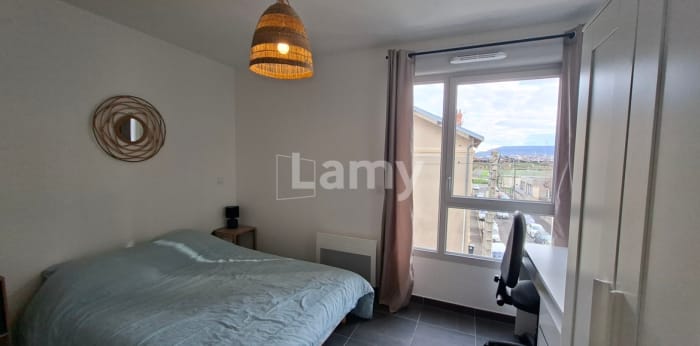 Image 2 sur 6 - Appartement  ·  Location · Clermont Ferrand (63100) · 1 pièce · 32m²