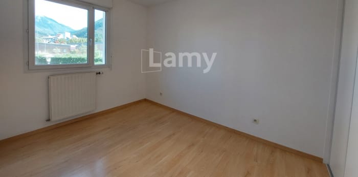 Image 7 sur 9 - Appartement  ·  Location · St Egreve (38120) · 3 pièces · 65m²