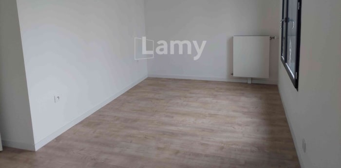 Image 7 sur 7 - Appartement  ·  Location · St Cyr L Ecole (78210) · 3 pièces · 64m²