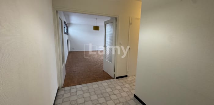 Image 6 sur 8 - Appartement  ·  Location · Annecy (74940) · 2 pièces · 65m²