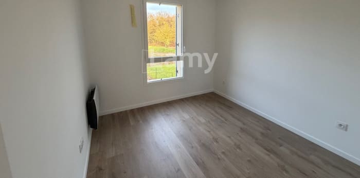 Image 7 sur 28 - Maison/villa  ·  Location · La Chapelle En Serval (60520) · 5 pièces · 98m²