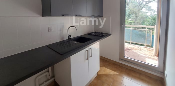 Image 7 sur 15 - Appartement  ·  Location · Nimes (30900) · 1 pièce · 31m²