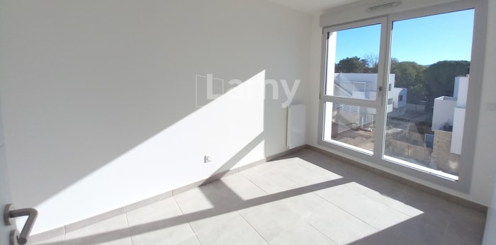 Image 11 sur 15 - Appartement  ·  Location · Marseille (13010) · 5 pièces · 88m²